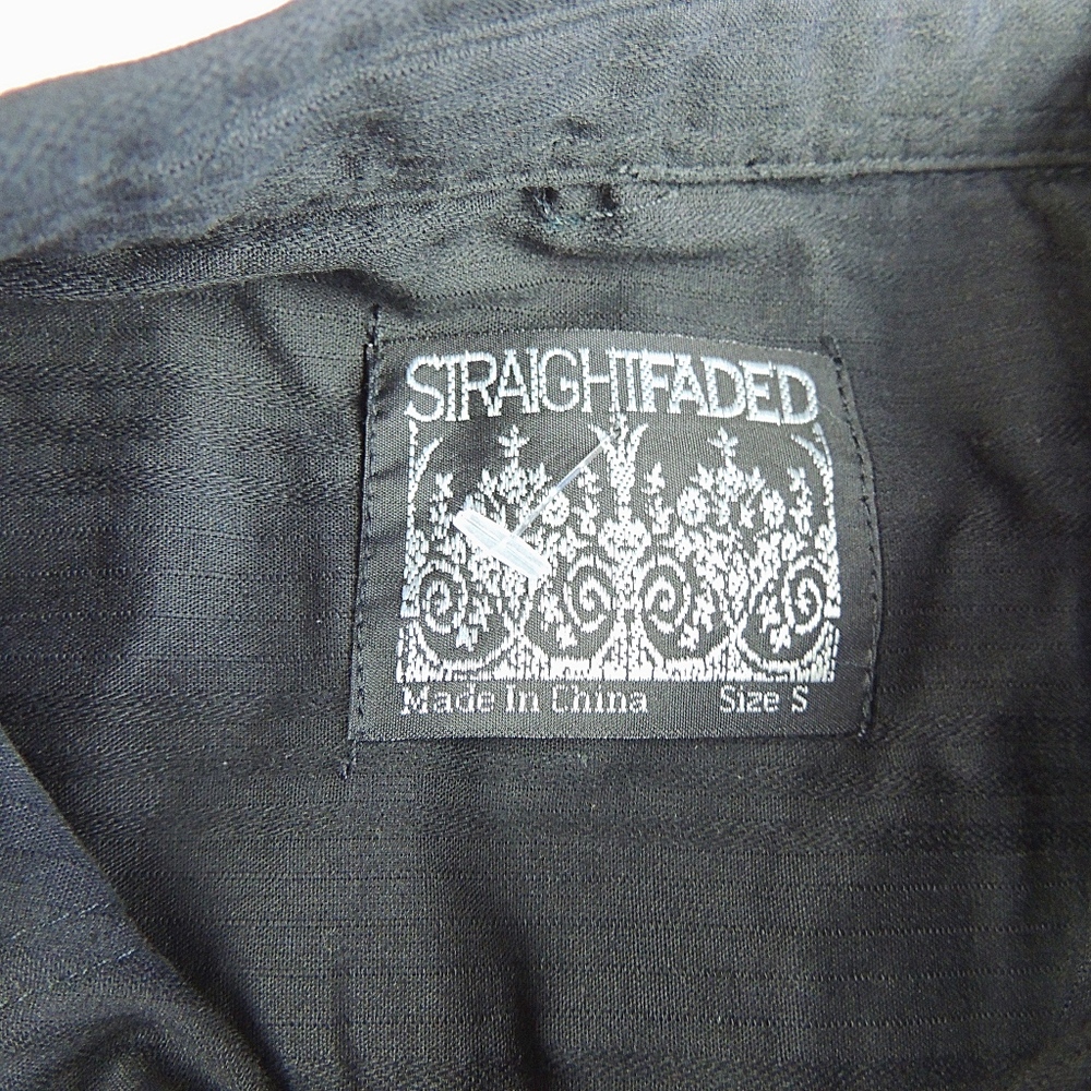 NWOT SS Button Button Down - Picture 5 of 5